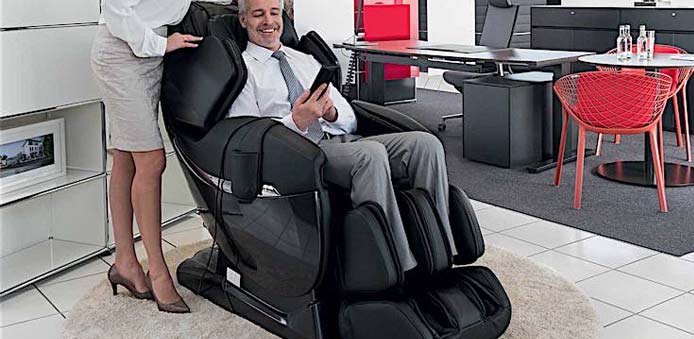 Massagefåtölj på jobbet är hetare än någonsin