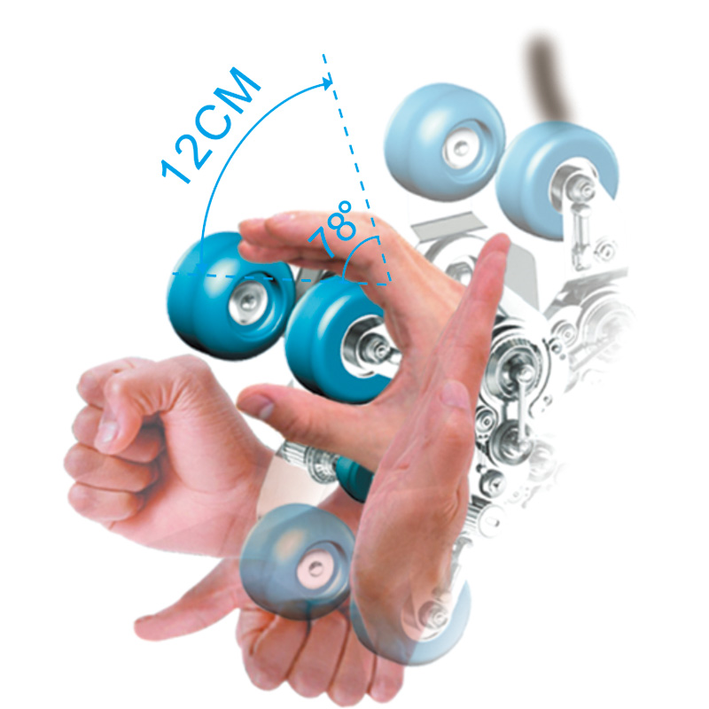 Närbild av Massagestol Santé Shiri 3D's massagerobot med blå rullar, som demonstrerar dess rörelseomfång på 12CM och vinkel på 78°, hållen i en hand för skala.